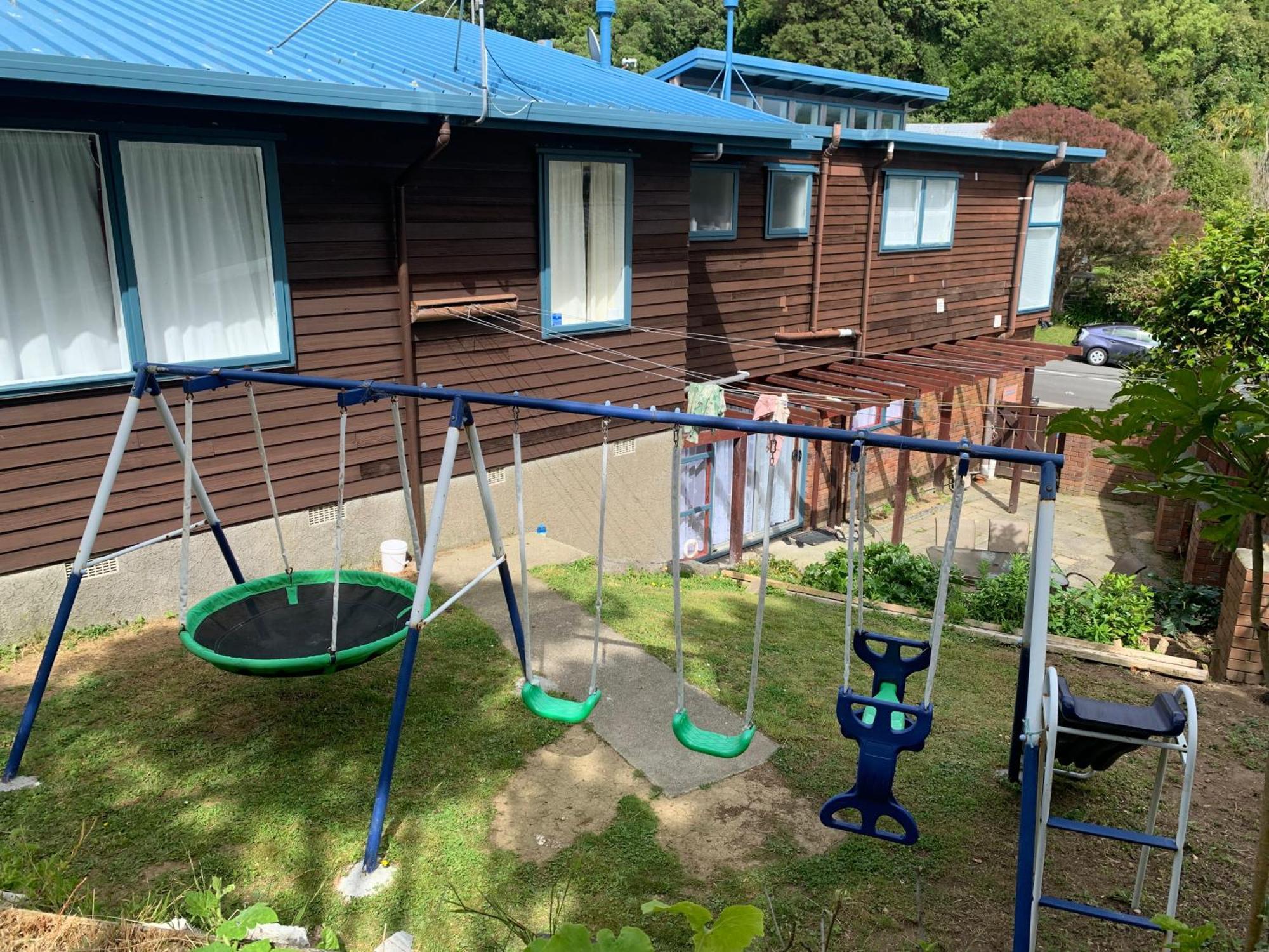Sunny Holiday Home Wellington Exterior photo
